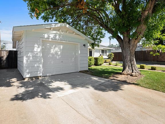 2nd image of 6013 Keats Cir