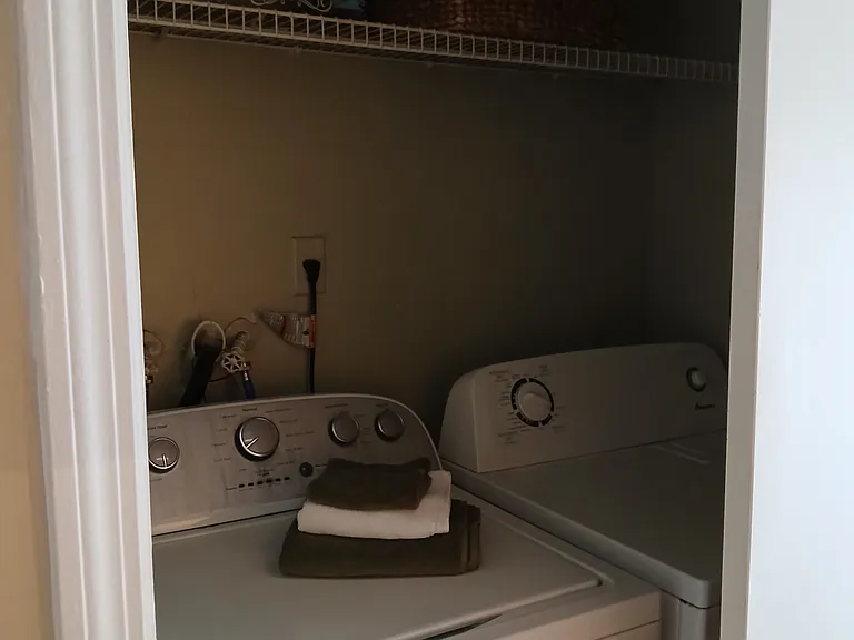 4240 Pershing Pointe Pl #4 — Photo 9