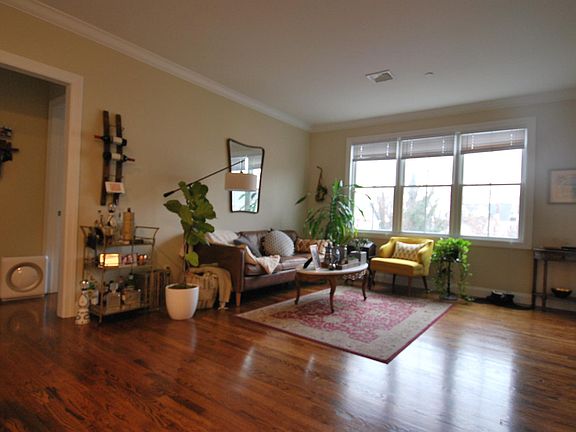 2nd image of 21 Glenmare Mews #21