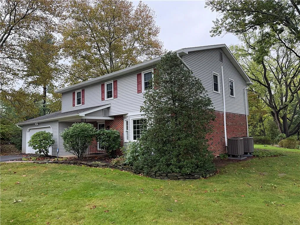 3 bed, 2.5 bath, 2736 sqft, $3,600 — Photo 1
