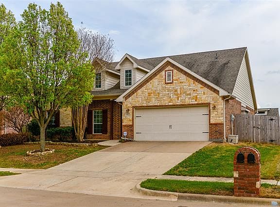 3rd image of 1482 Park Crest Dr