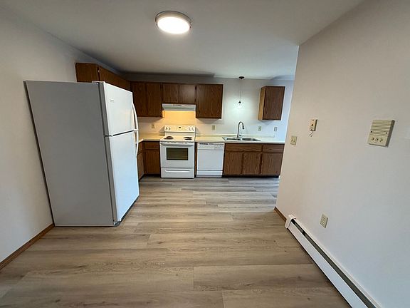 5th image of 2709 Humboldt Rd #8
