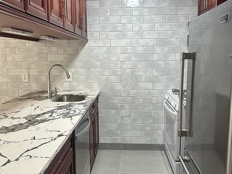 1 Irving Pl #G7J — Photo 2