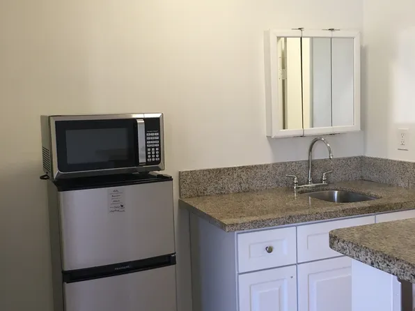 Burbank Tarzana Apartments