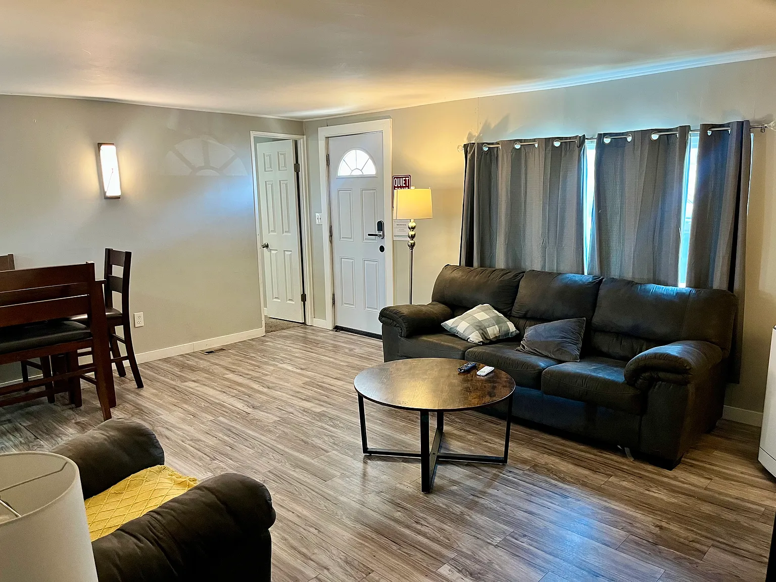 3 bed, 900 sqft, $2,500 — Photo 3