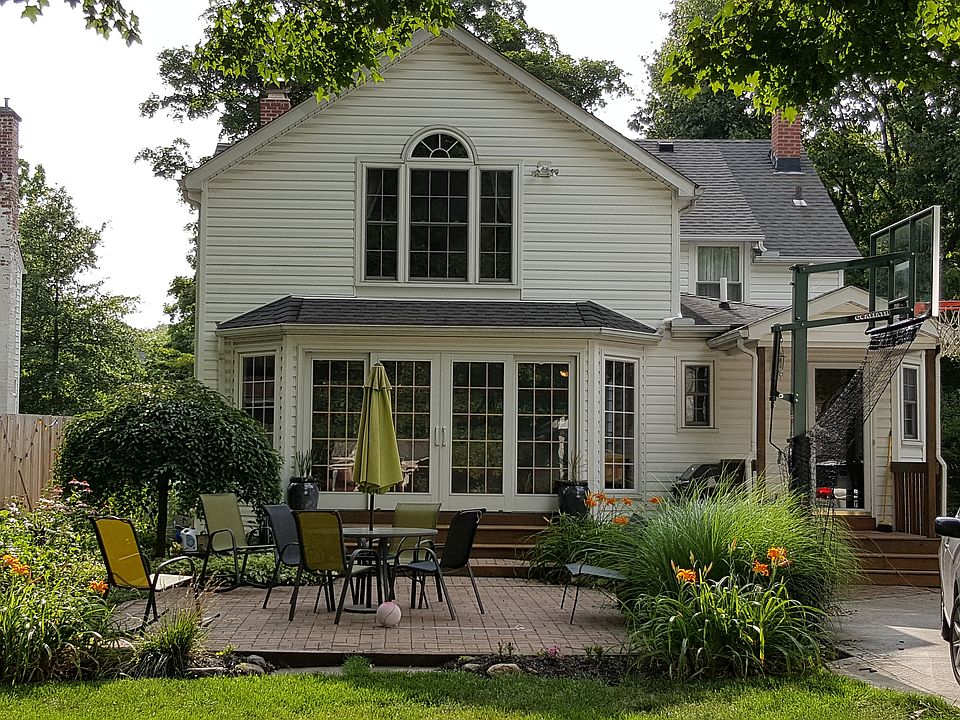 2nd image of 76 N Stanwood Rd