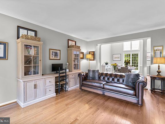 4th image of 4 Hay Pasture Ct