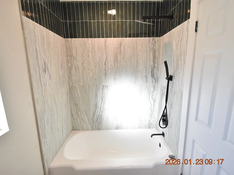 3606 1/2 River Grove Dr — Photo 34
