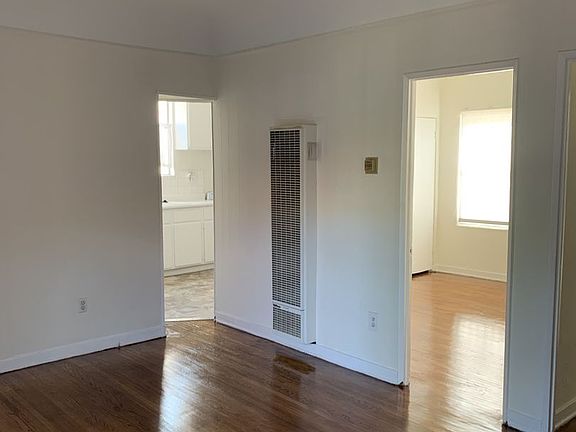 4th image of 1227 N Fairfax Ave #1235-1/4