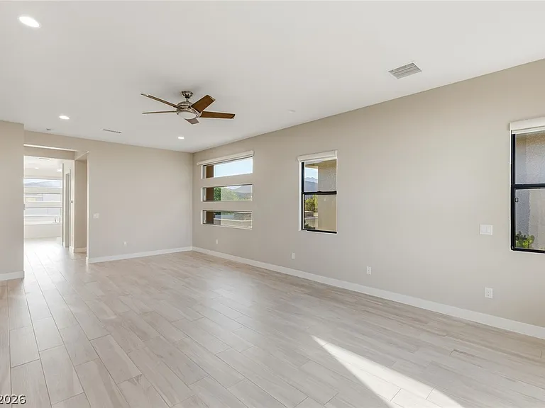 64 Grey Feather Dr — Photo 31