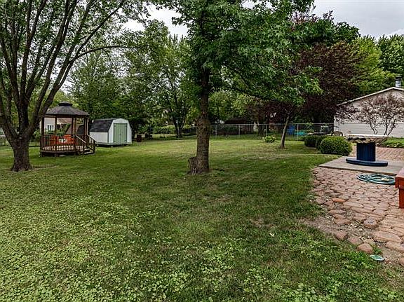 4th image of 281 N Sunny Side Ct