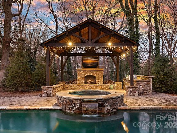 2nd image of 3619 English Garden Dr