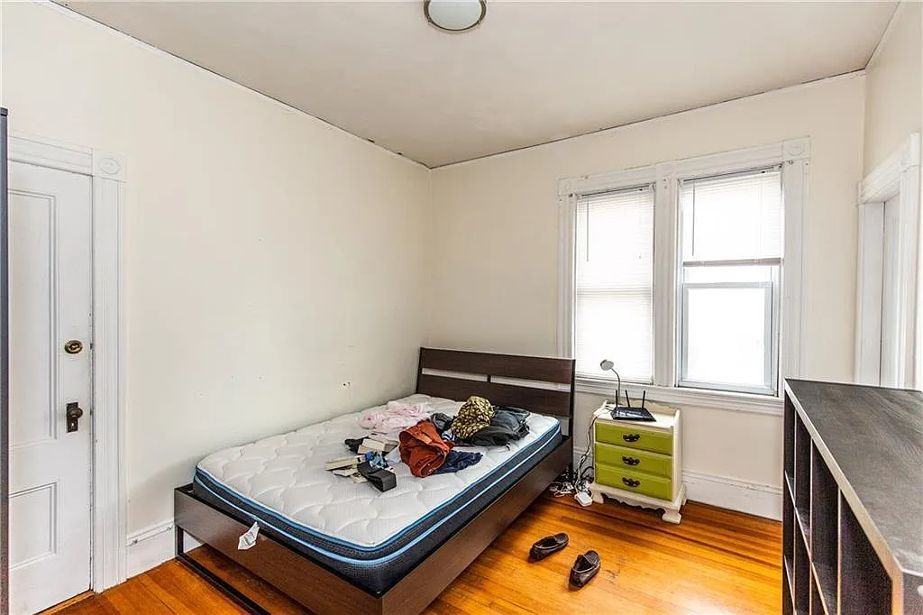 4 bed, 1000 sqft, $3,200 — Photo 4