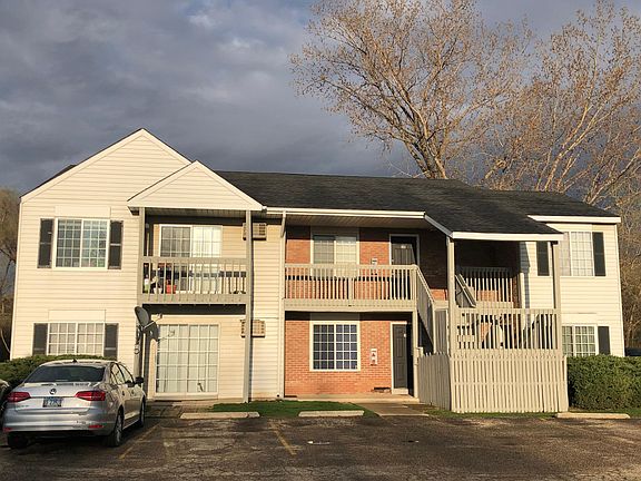 2nd image of 645 Swan Dr APT 1A