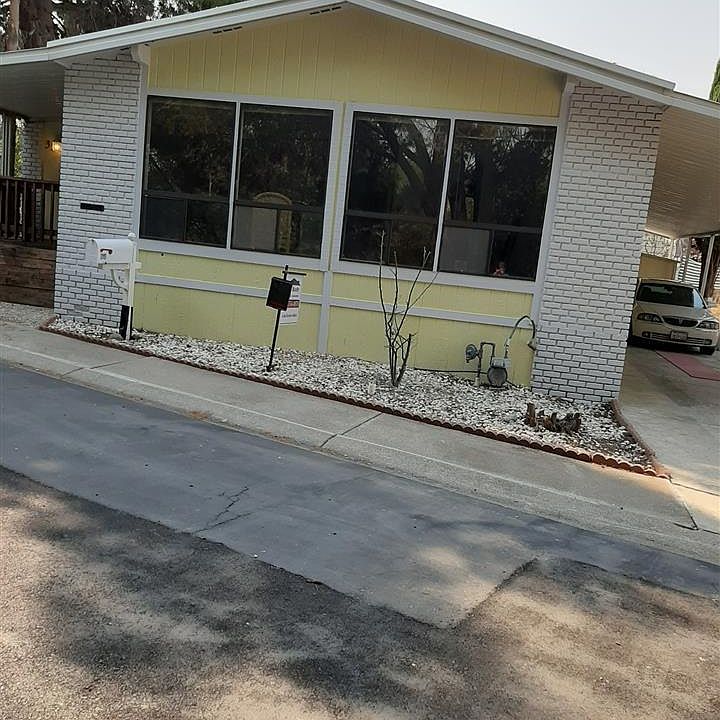 1st image of 35 Creekside Dr