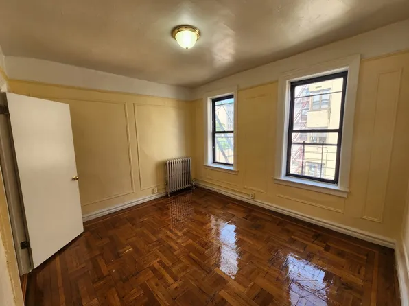 40 Sherman Avenue image 1 of 11