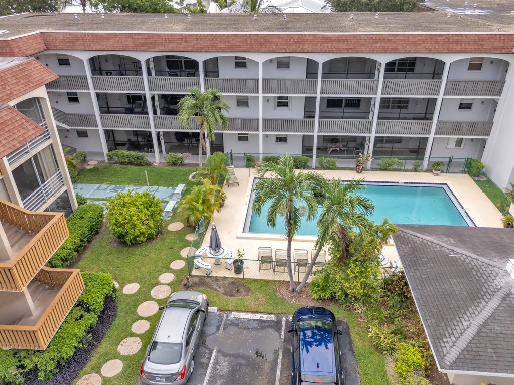 651 PINE Drive #204, Pompano Beach