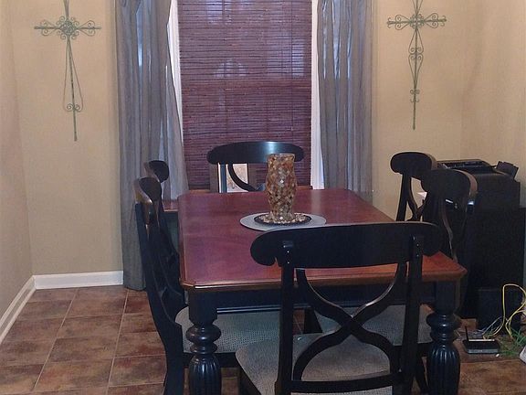 4th image of 622 Fleming Farms Dr