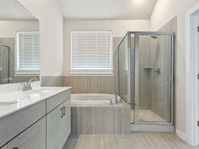 216 Upland Dr — Photo 22