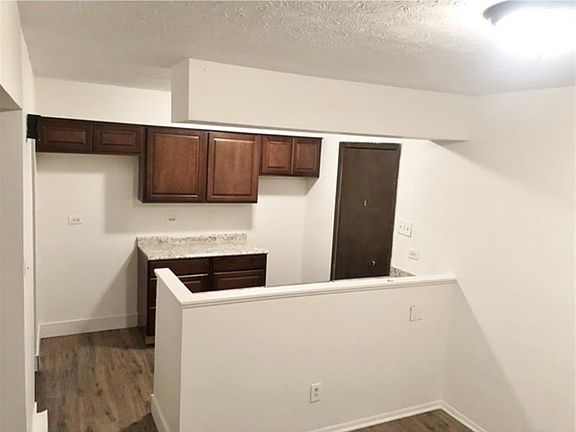 3rd image of 1824 Randall St