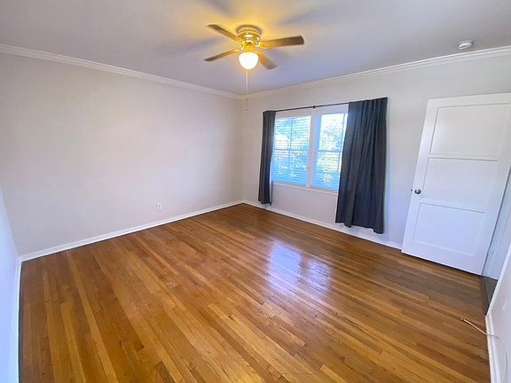 4th image of 7358 Owensmouth Ave