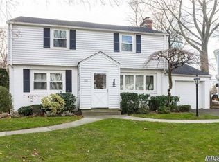 33 W Loines Ave, Merrick, NY 11566