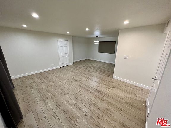 4th image of 157 W Ash Ave #B