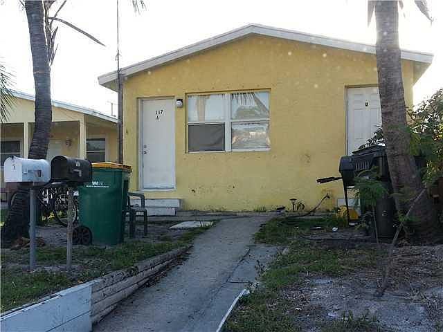1st image of 117 S F St #1
