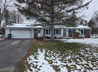 170 Bowerman Rd, Farmington, NY 14425