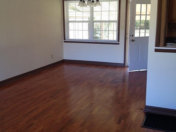 4th image of 2227 W Wedington Dr
