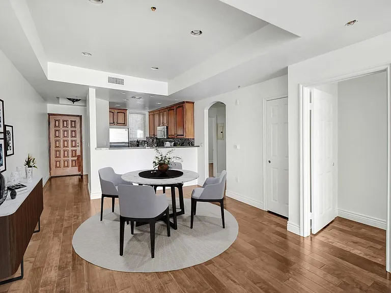 4410 Sepulveda Apartments — Photo 14