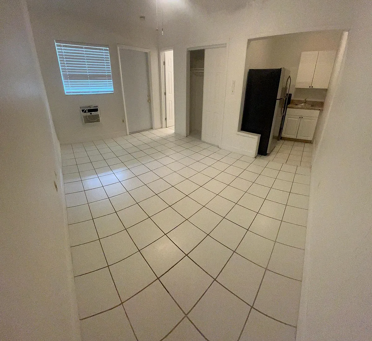 Building Photo - 5930 Pierce St #3
