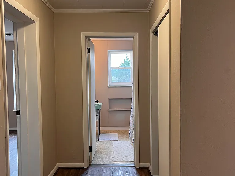 234C Lloyd Ave — Photo 8