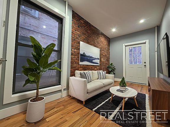 3rd image of 1358 Saint Johns Pl Suite 1