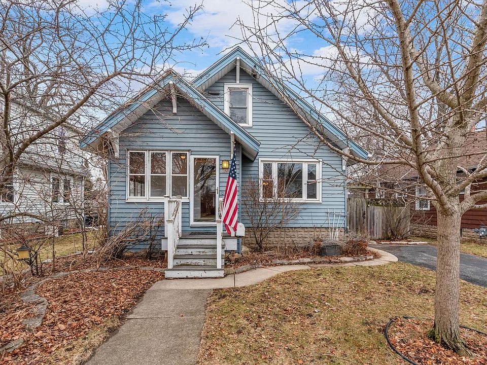 322 West Wabash AVENUE, Waukesha, WI 53186 Zillow