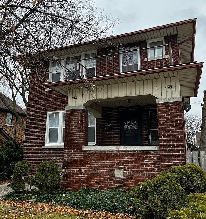 1st image of 249 Hanna St W