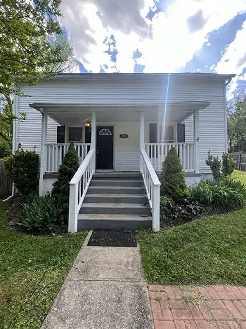 Lenoir City 37771 - Charming 3-Bed, 1. — Photo 1