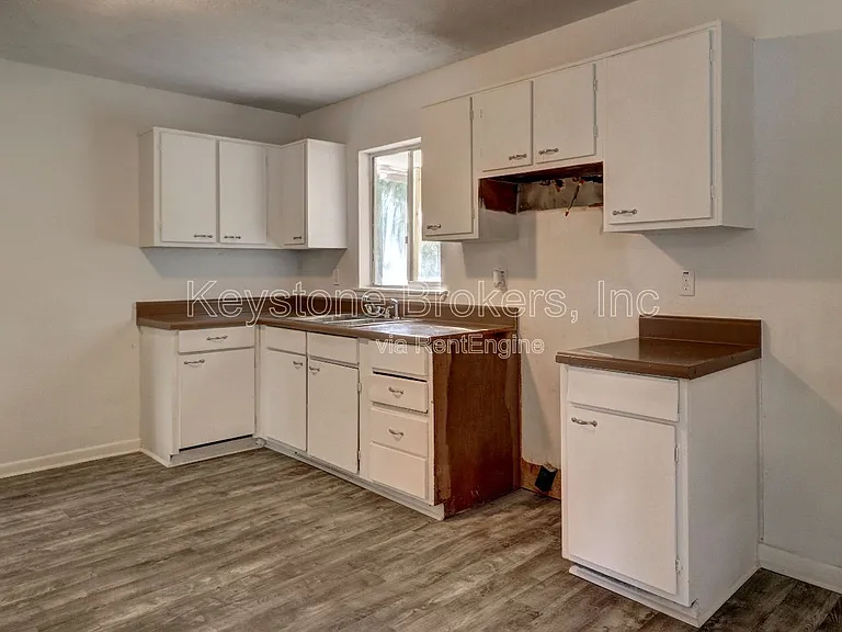 8774 Channing Dr — Photo 6
