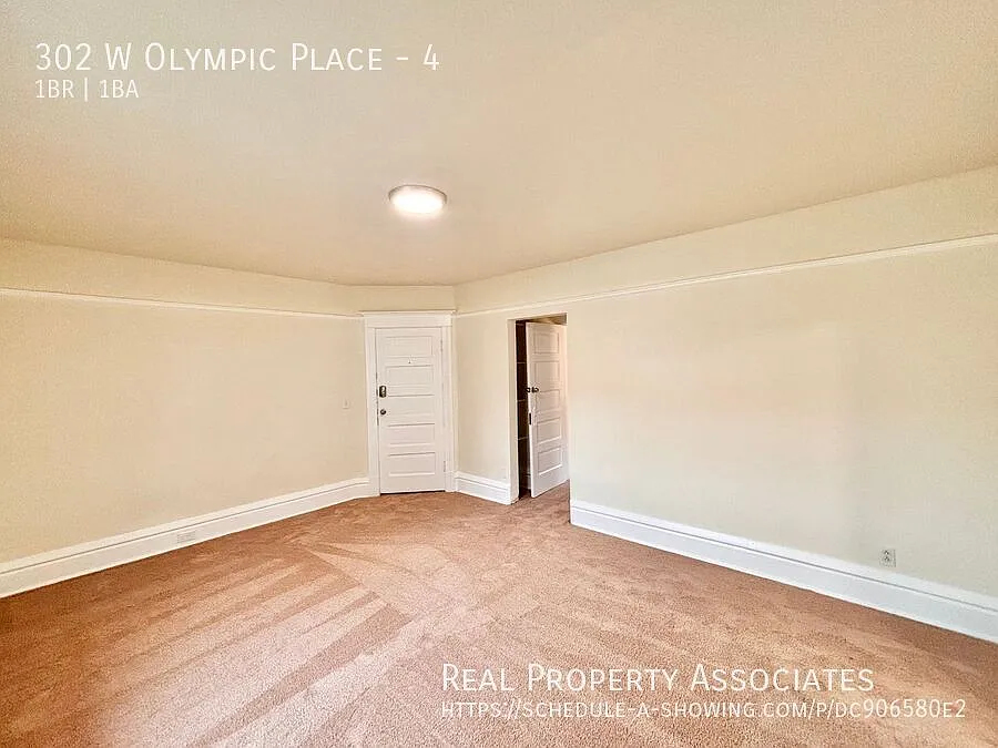 Charming Top Floor 1-Bedroom in Queen Anne! — Photo 4