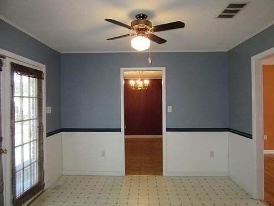4th image of 301 Belmont Dr
