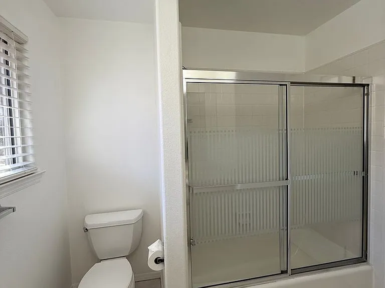2441 Iron Ridge Ct — Photo 39