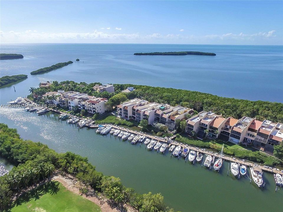 5863 Paradise Point Dr, Palmetto Bay, FL 33157 | MLS #A11903599