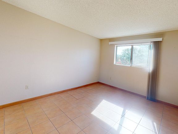 5th image of 360 E Calle Herboso