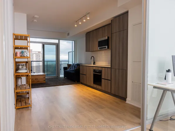 117 Broadway Ave #1807, Toronto, ON M4P 1V3