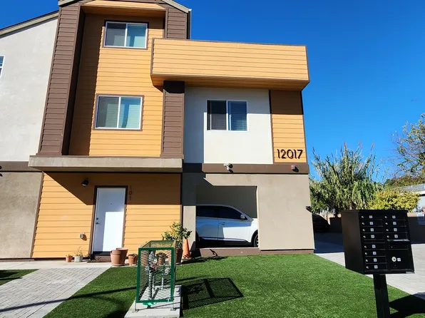 12017 Bradfield Ave, Lynwood, CA