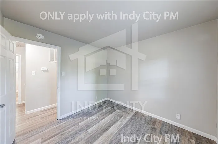 3118 N Richardt Ave — Photo 12