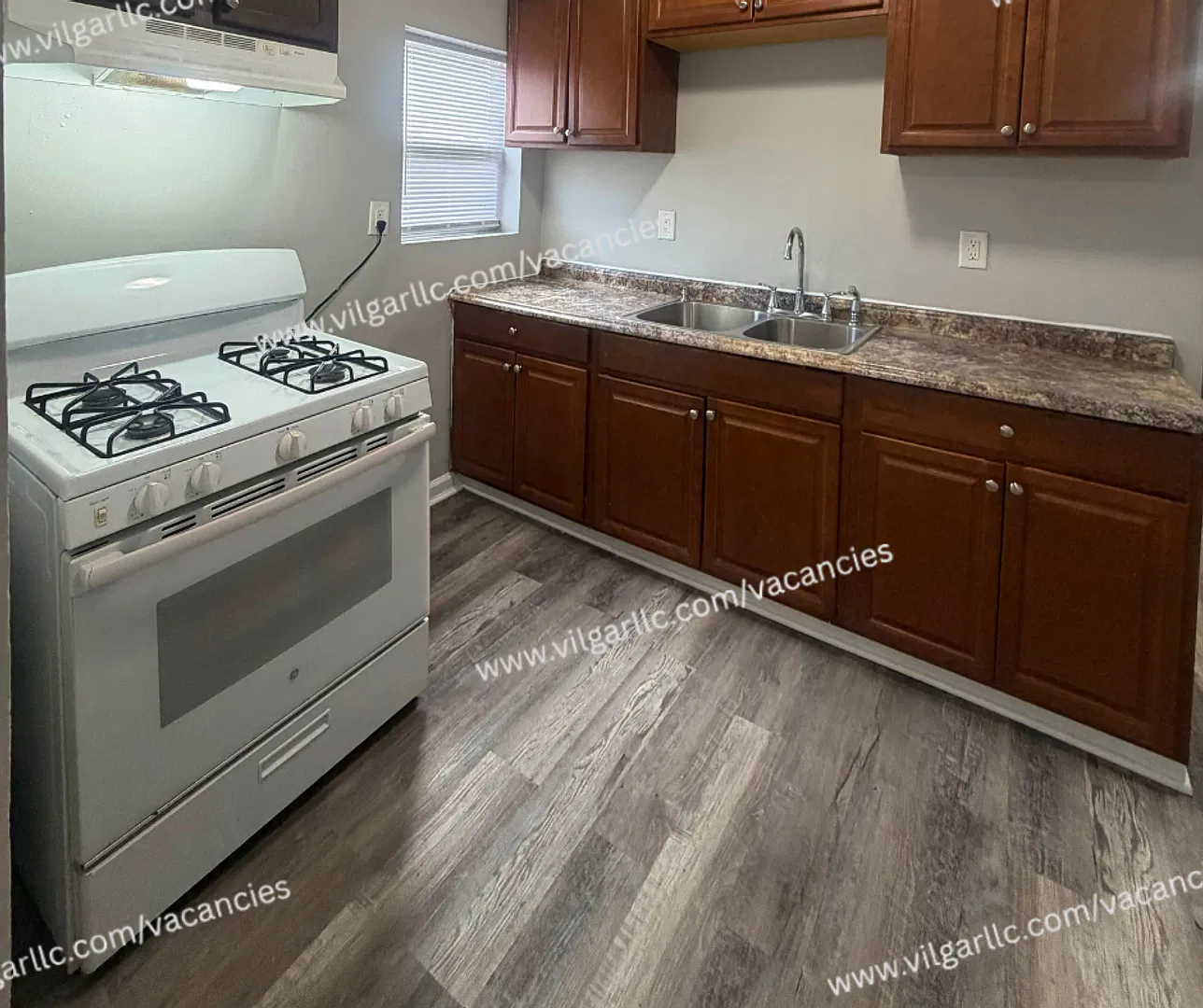 5006 Magoun — Photo 3