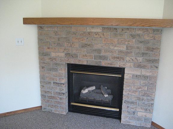Gas fireplace