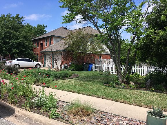 3rd image of 805 Cactus Bend Dr