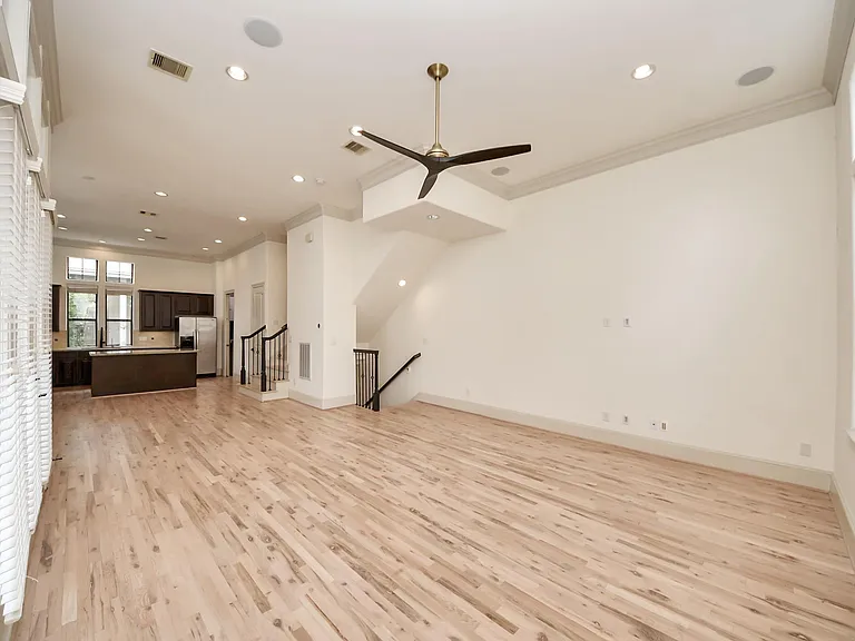 3229 Maxroy St — Photo 13